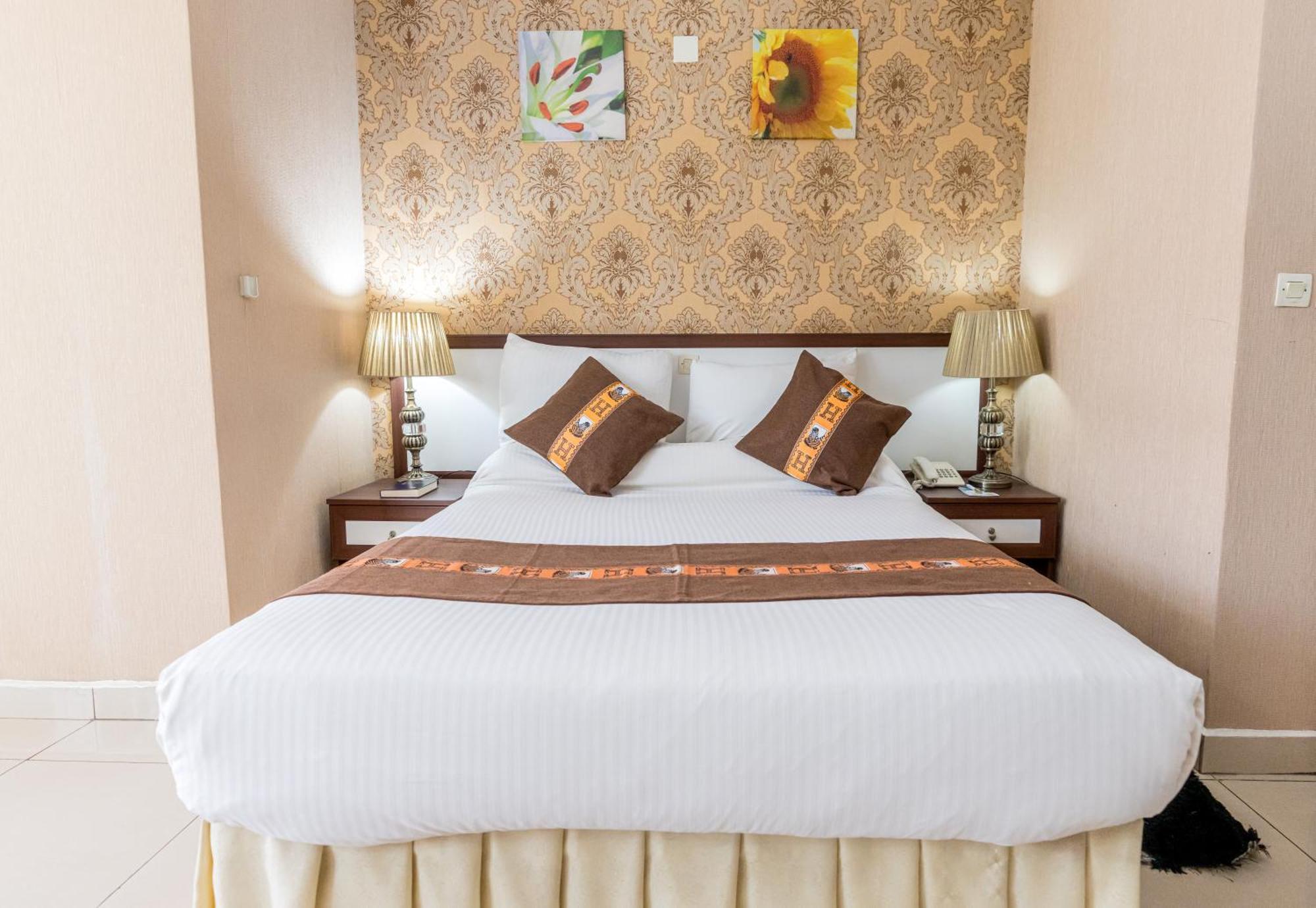 Lemigo Hotel Кигали Экстерьер фото