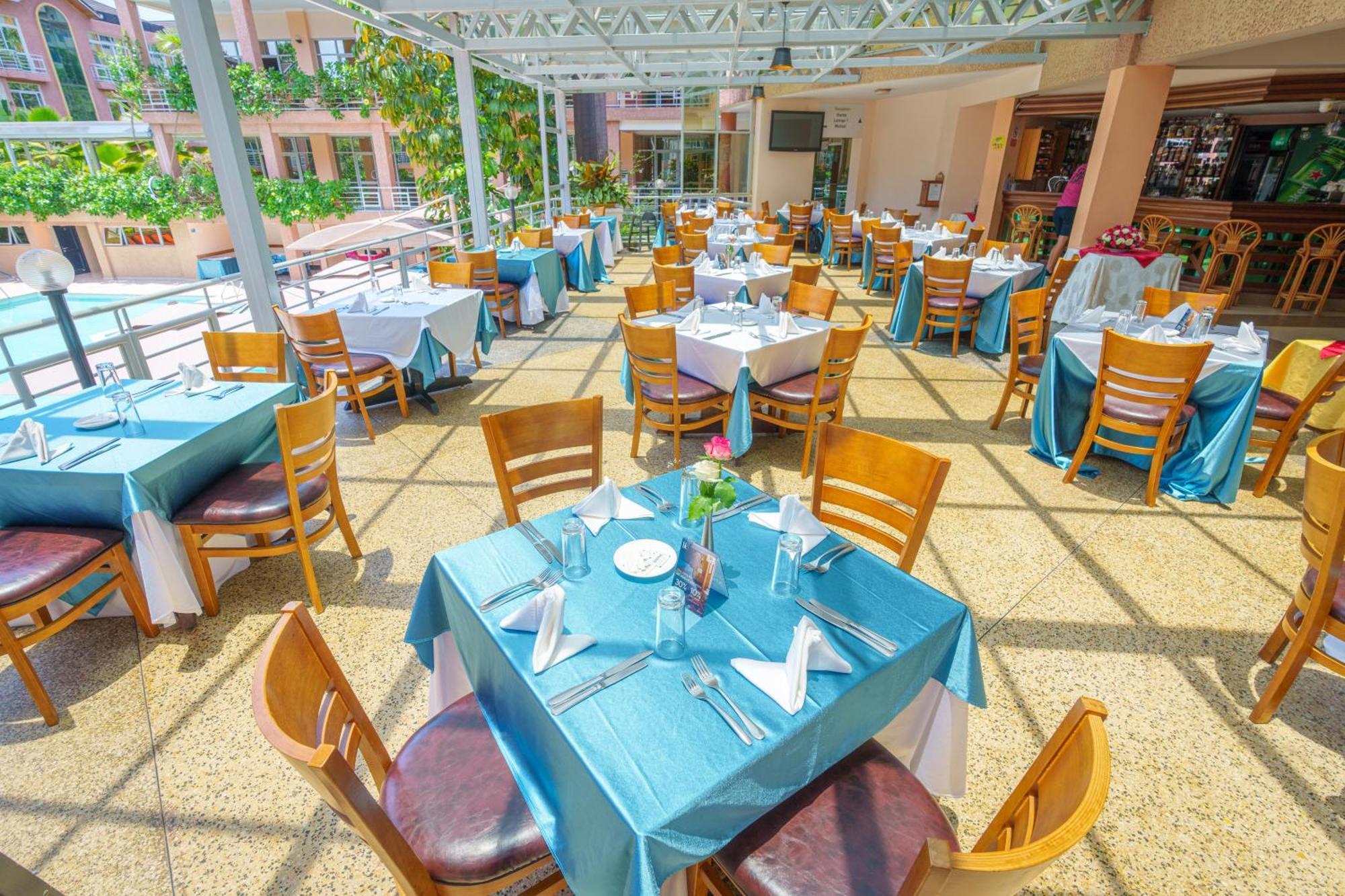 Lemigo Hotel Кигали Экстерьер фото