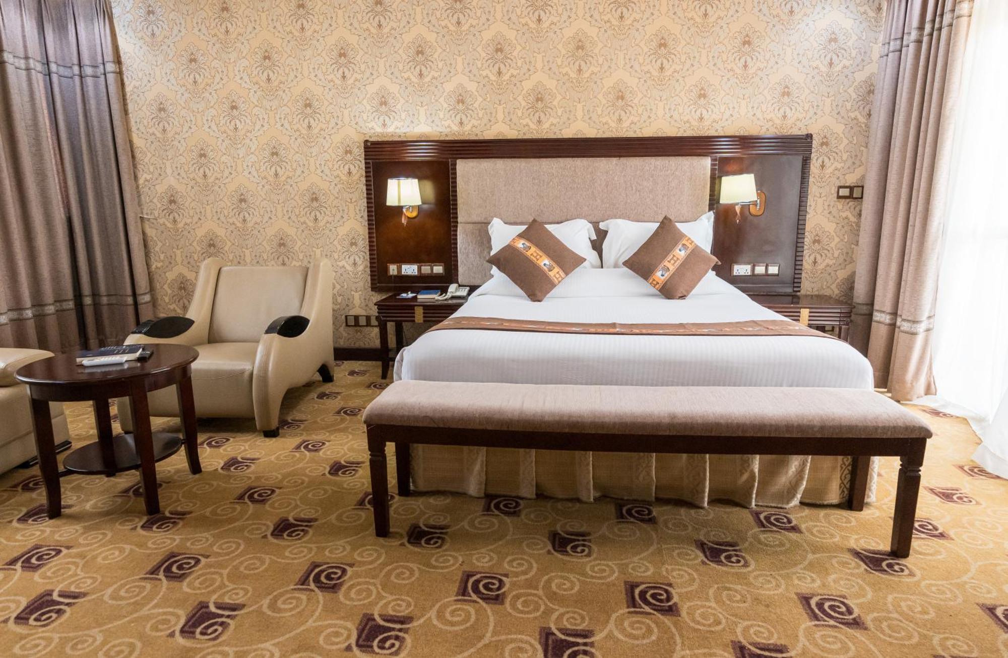 Lemigo Hotel Кигали Экстерьер фото
