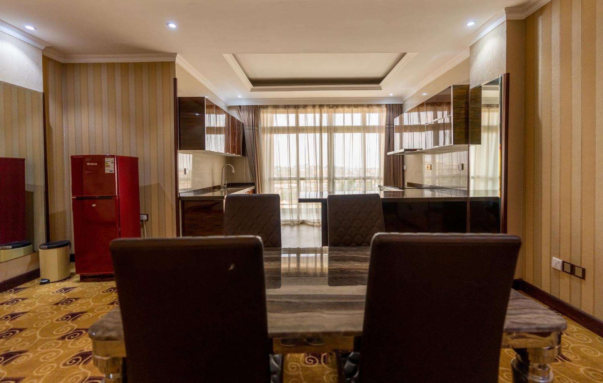 Lemigo Hotel Кигали Экстерьер фото