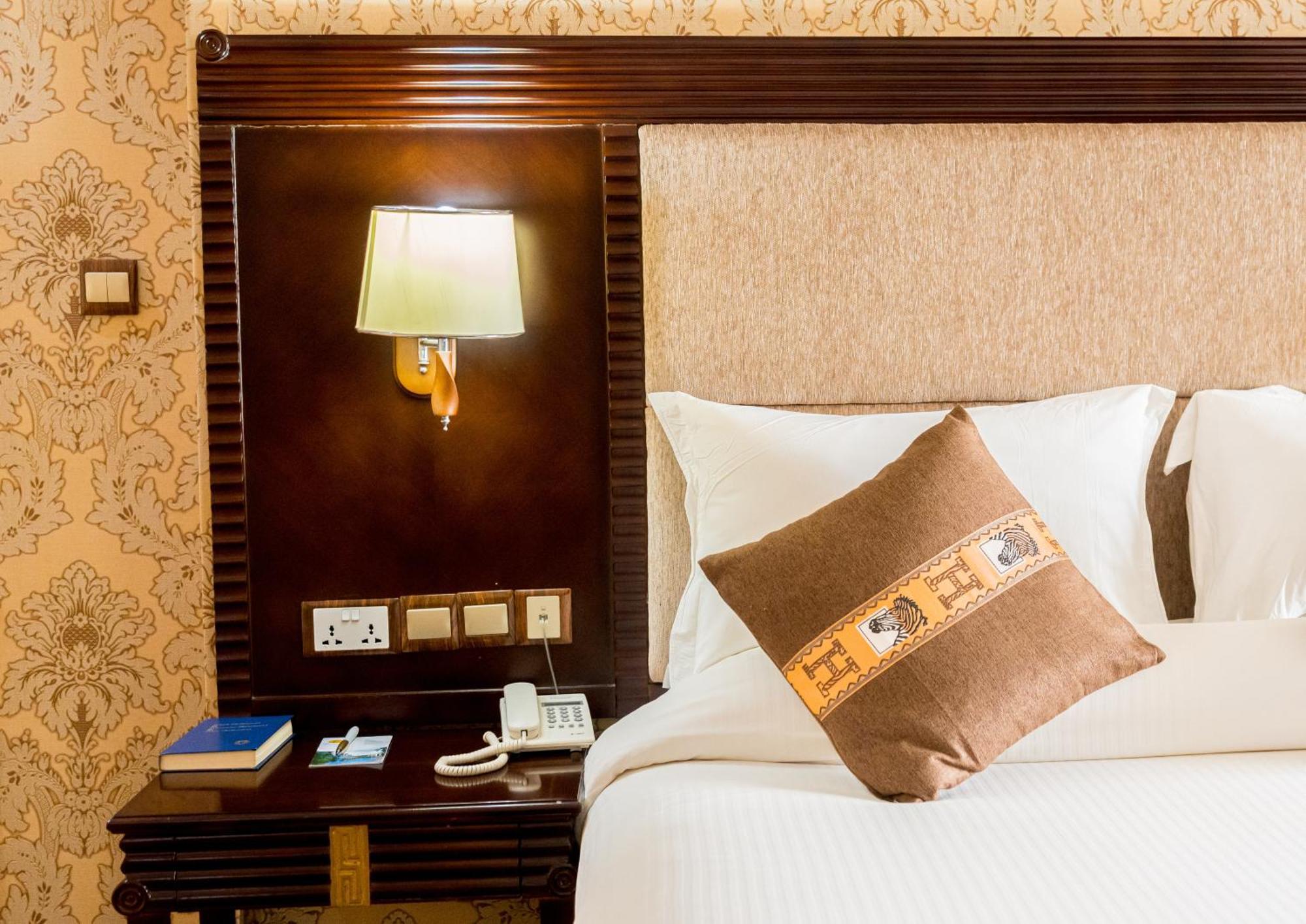 Lemigo Hotel Кигали Экстерьер фото