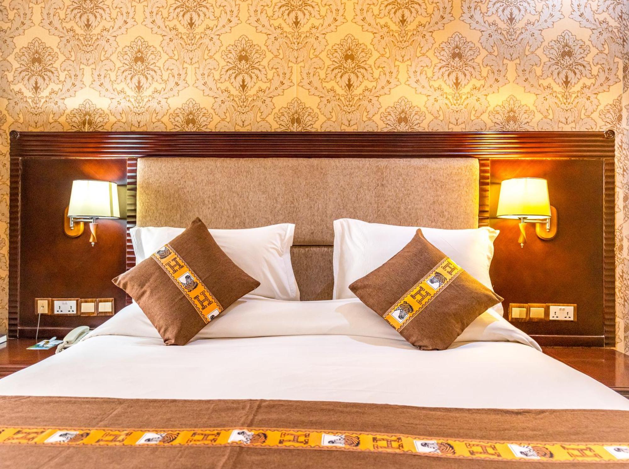 Lemigo Hotel Кигали Экстерьер фото