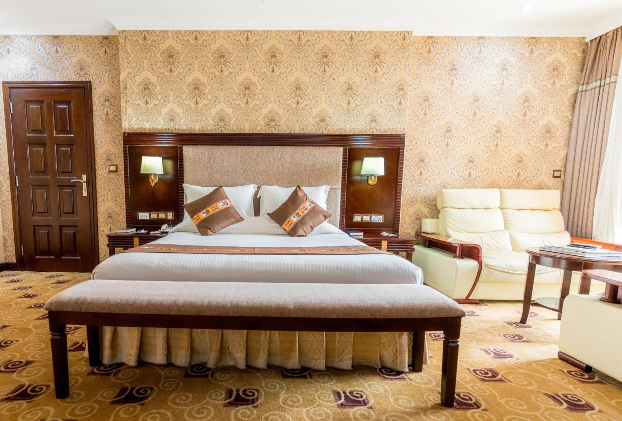 Lemigo Hotel Кигали Экстерьер фото