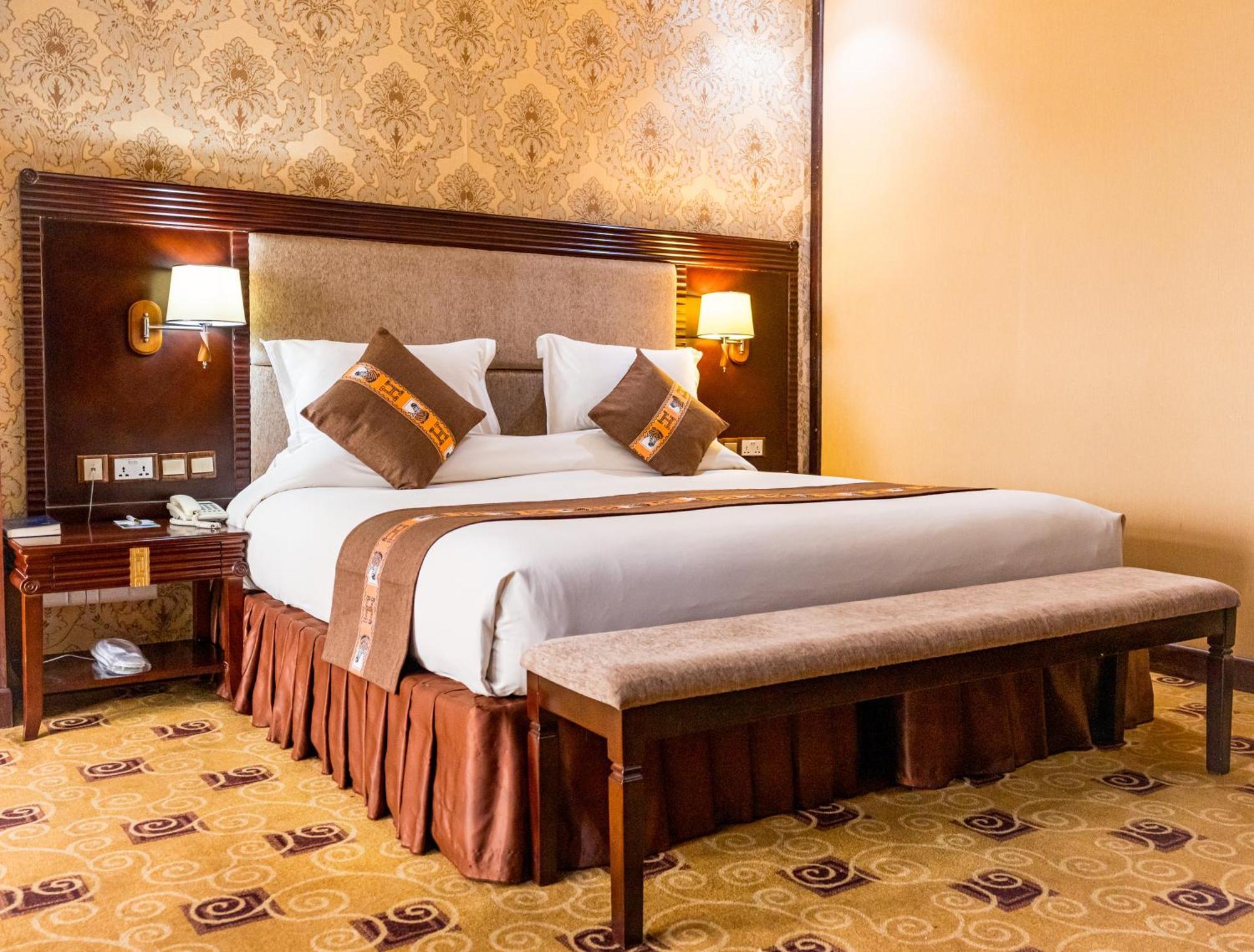 Lemigo Hotel Кигали Экстерьер фото
