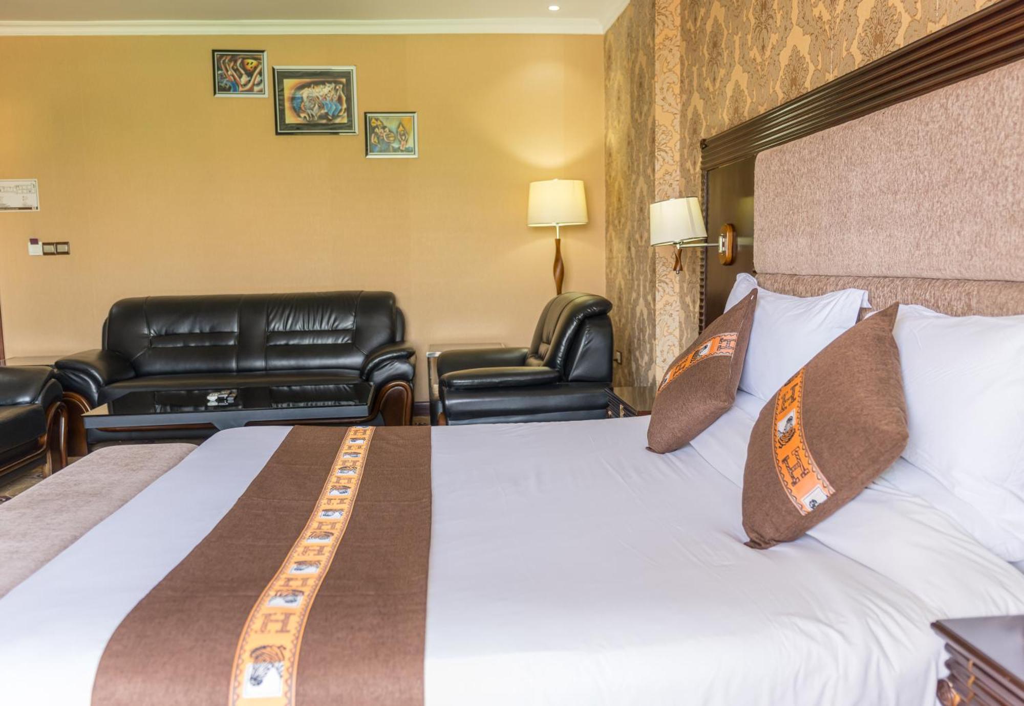 Lemigo Hotel Кигали Экстерьер фото