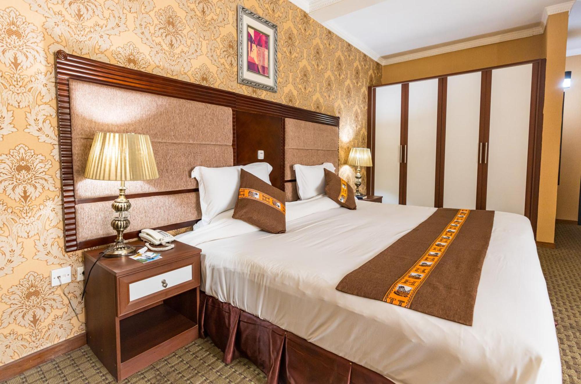 Lemigo Hotel Кигали Экстерьер фото