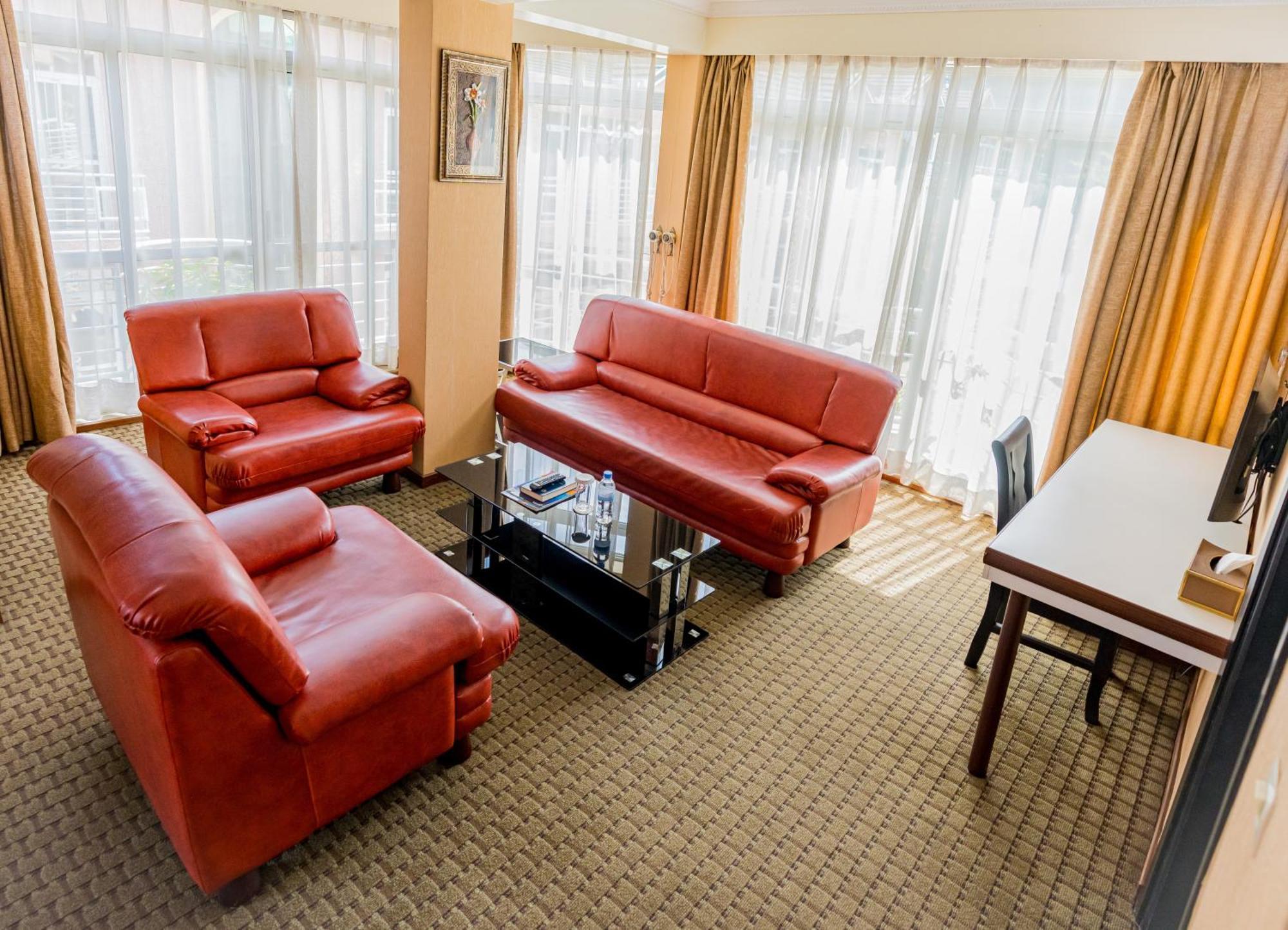 Lemigo Hotel Кигали Экстерьер фото